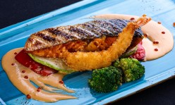 Стейкт лосося на гриле с креветкой темпура и азиатским соусом биск123123